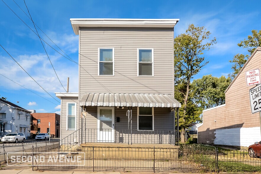 Primary Photo - 1644 Powers St
