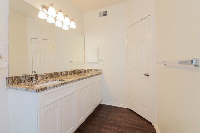 Building Photo - 8313 Spinnaker Cv