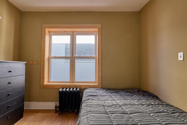 Building Photo - 198 Court St