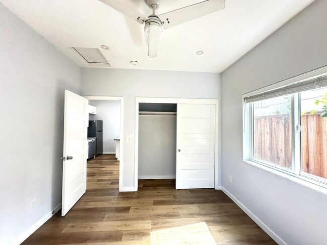 Building Photo - 1439