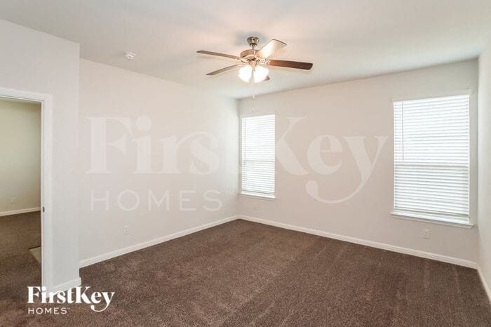 Building Photo - 9117 Sycamore Leaf Dr