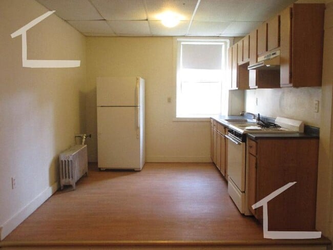 Building Photo - 9/1 No Fee - bargain split-style 2BR near Cleveland Circle, heat inc!