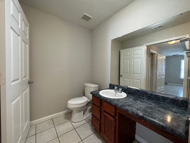 Building Photo - 2 Bedroom 2 bath unit for rent ~ water, sewer, trash, pest control and lawn care included!