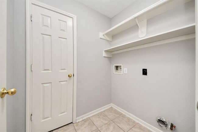 Building Photo - 21630 Live Oaks Spring Dr
