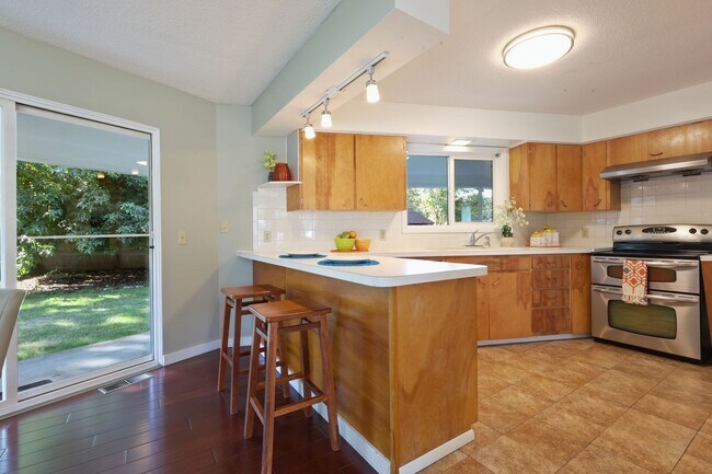 Building Photo - MOVE IN READY NOW! 2-Bedroom Rambler with Detached 900 Sq. Ft. Garage & Studio on Spacious Fenced...