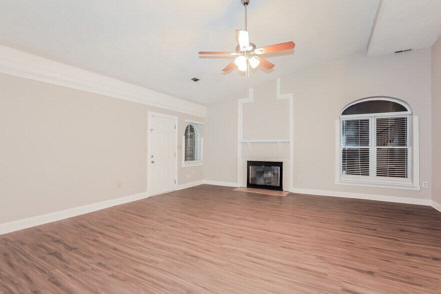 Building Photo - 1740 Eaglecreek Trail