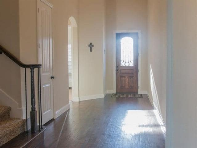 Building Photo - 4428 Saukenuk Ln