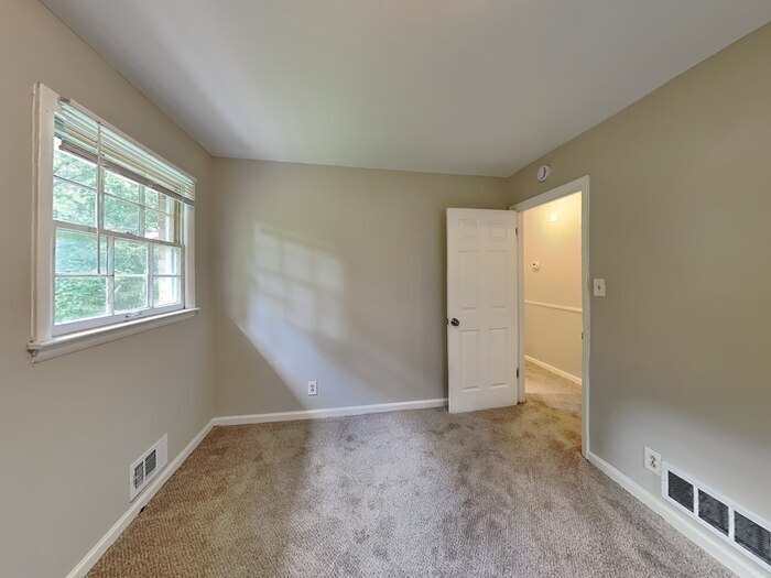 Building Photo - 3775 Stamford Rd SW
