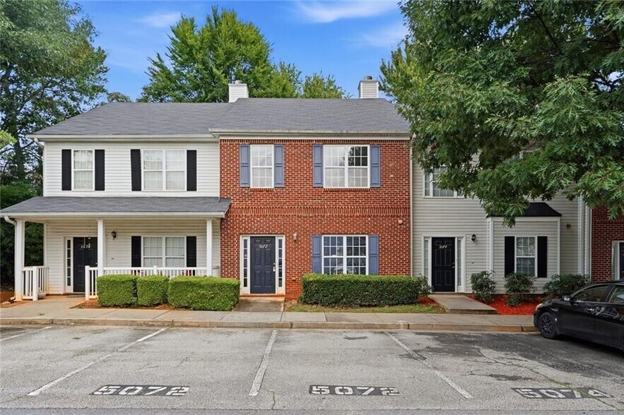 Building Photo - 5072 Leeshire Trace
