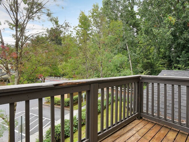 Building Photo - Sherwood Corner 3 Bed 2.5 Bath Townhome on top floor~  Reserved Parking and Washer & Dryer and Co...