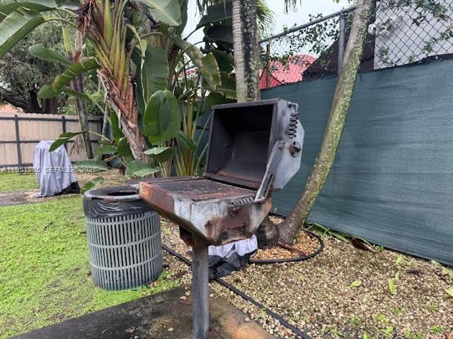 Building Photo - 2160 SW 16th Ave