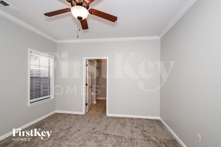 Building Photo - 5573 Timber Leaf Trail