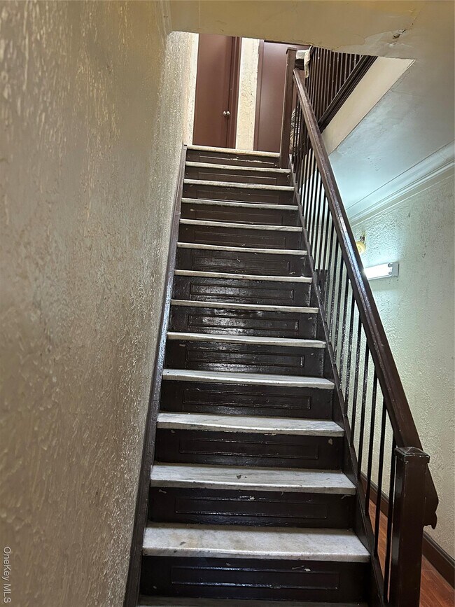 Building Photo - 33 Horatio St