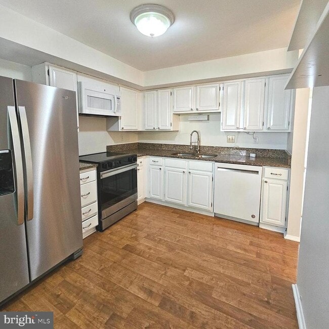 Building Photo - 5302 Harbor Ct Dr