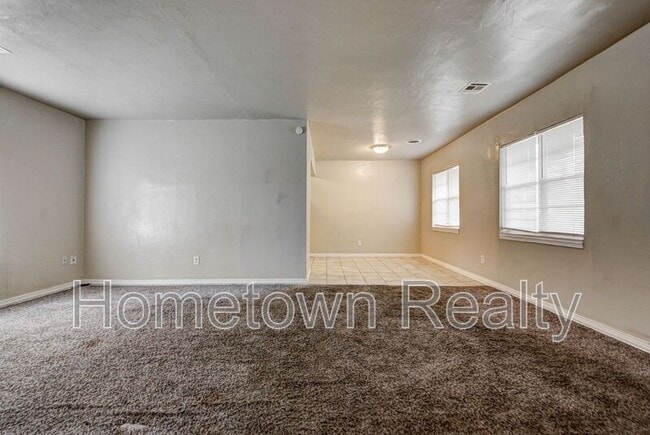 Building Photo - 1506 NE 43rd St