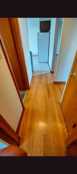 Building Photo - 8622 W Berwyn Ave