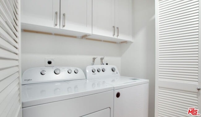 Building Photo - 1401 Ambassador St