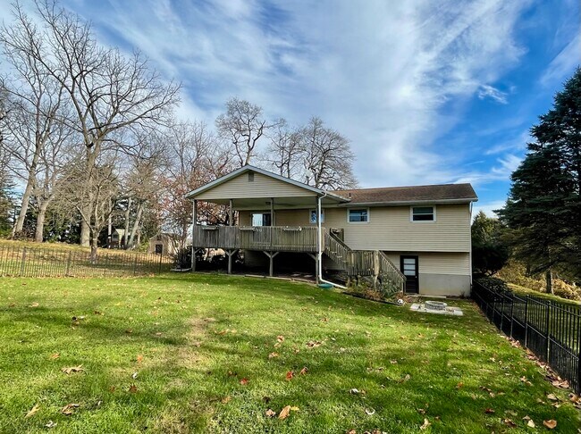 Building Photo - 4408 Circle Dr