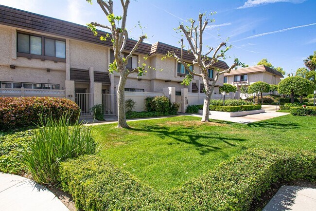 Building Photo - 848 W Huntington Dr