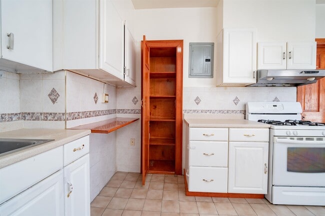 Building Photo - 724 17th St