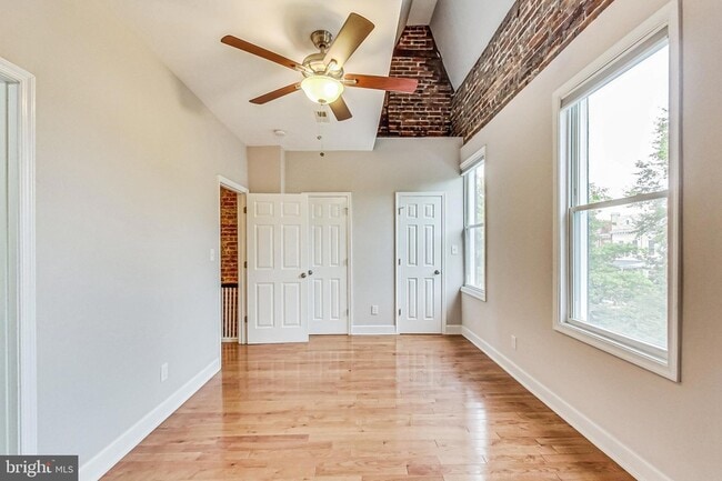 Building Photo - 627 Lamont St NW