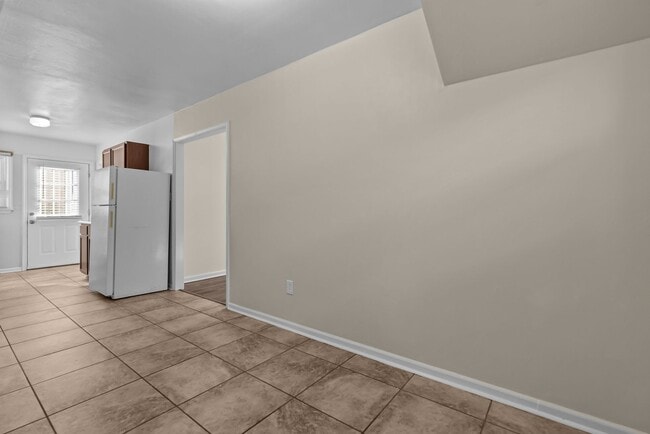 Building Photo - For Rent in Beautiful Chesapeake!