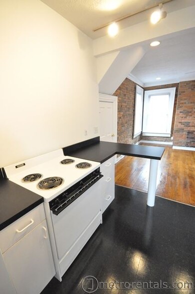 Eat In Kitchen - 321 E Livingston Ave