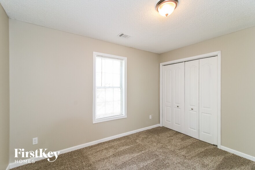 Building Photo - 531 Judith Court.