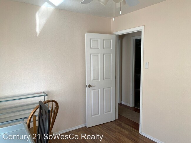 Building Photo - 3 br, 2 bath House - 2712 N. Fairview Ave