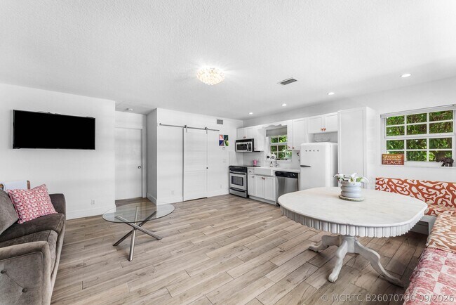 Building Photo - 5505 N Ocean Blvd