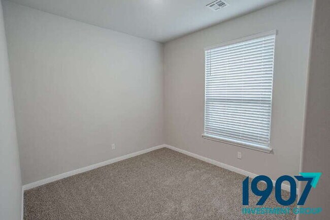 Building Photo - Stunning Modern 3-Bedroom Home in Newcastl...