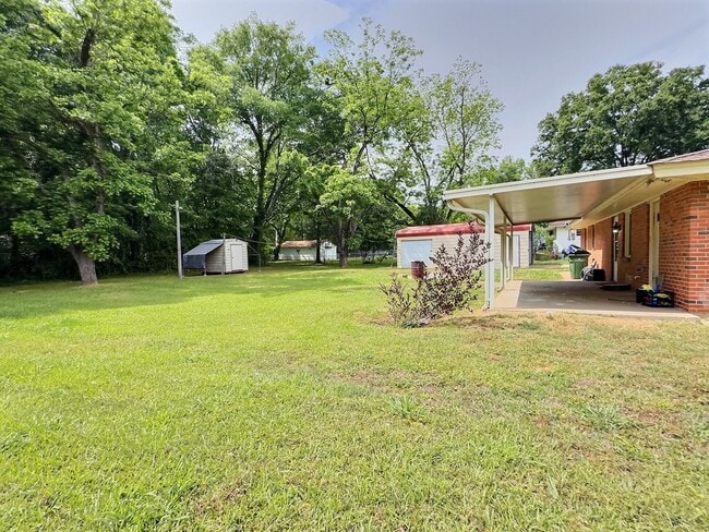 Building Photo - 3 Bed, 1 Bath in Montgomery close to Maxwell!