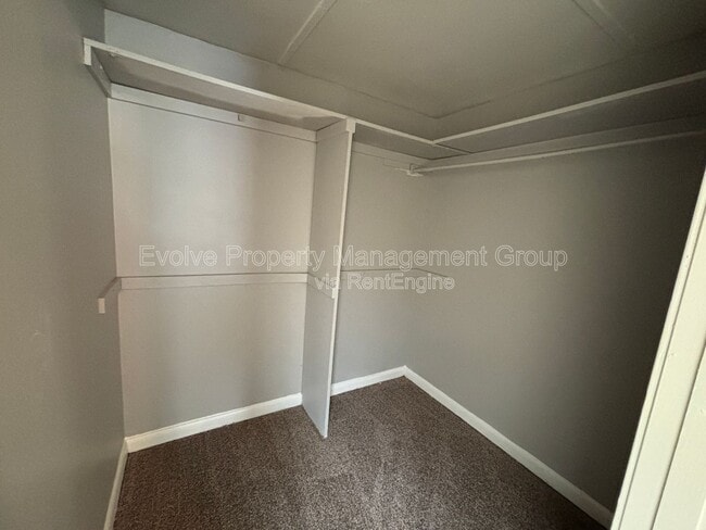 Building Photo - 3723 Wilshire Rd