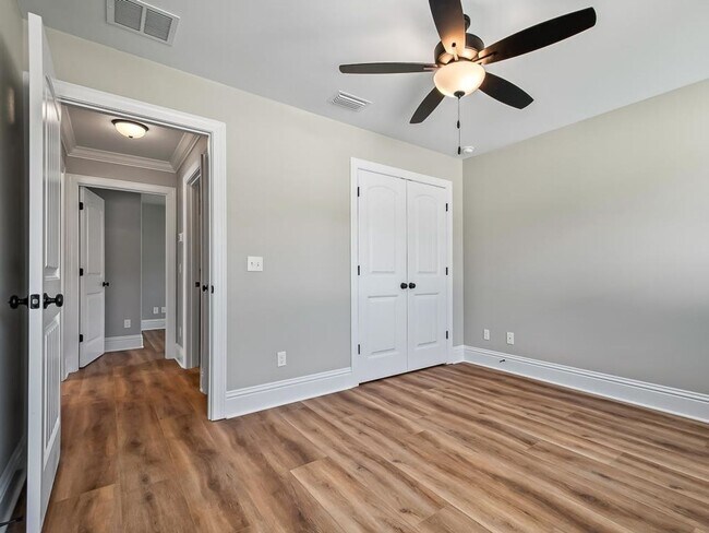 Building Photo - Fresh Start? Check Out This 3BR Beauty for $1650!
