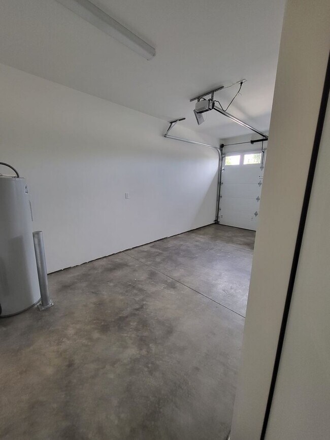 Building Photo - 61570 SE Lucia St