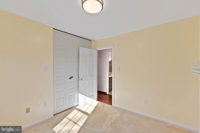 Building Photo - 9711 Cinnamon Creek Dr