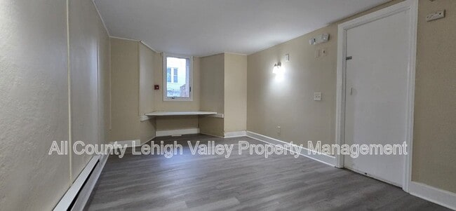 Building Photo - 1301 Washington St