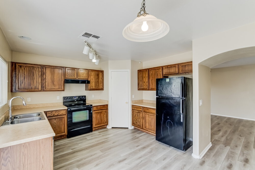 Building Photo - 1105 S 225th Ave