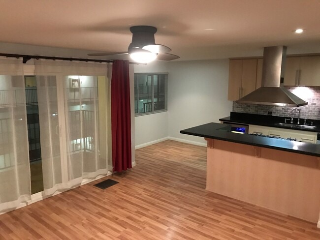 Building Photo - 1720 Ardmore Ave