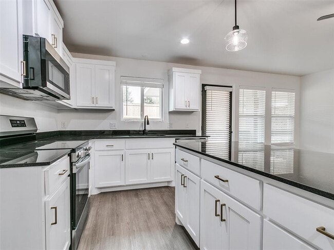 Building Photo - 13000 NW 3rd St