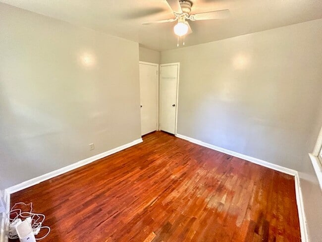 Building Photo - Cozy & Convenient Living on Fay Street – Great Location!