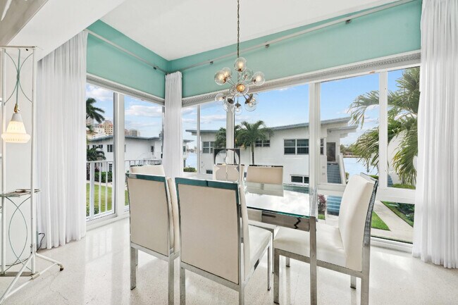 Building Photo - 425 Bayshore Dr