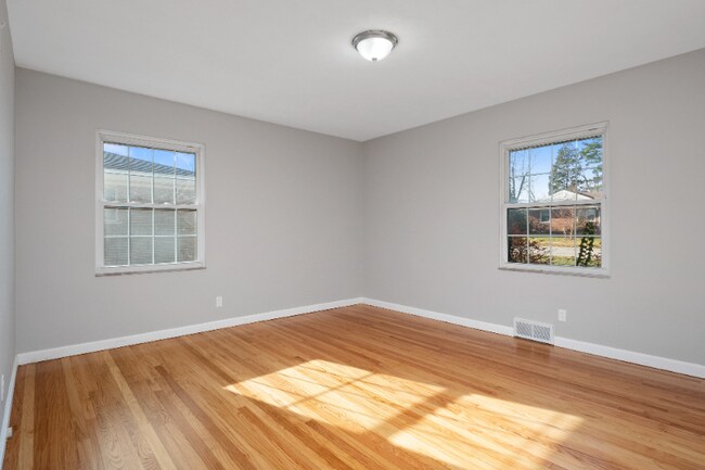 Building Photo - 1506 Starling Dr