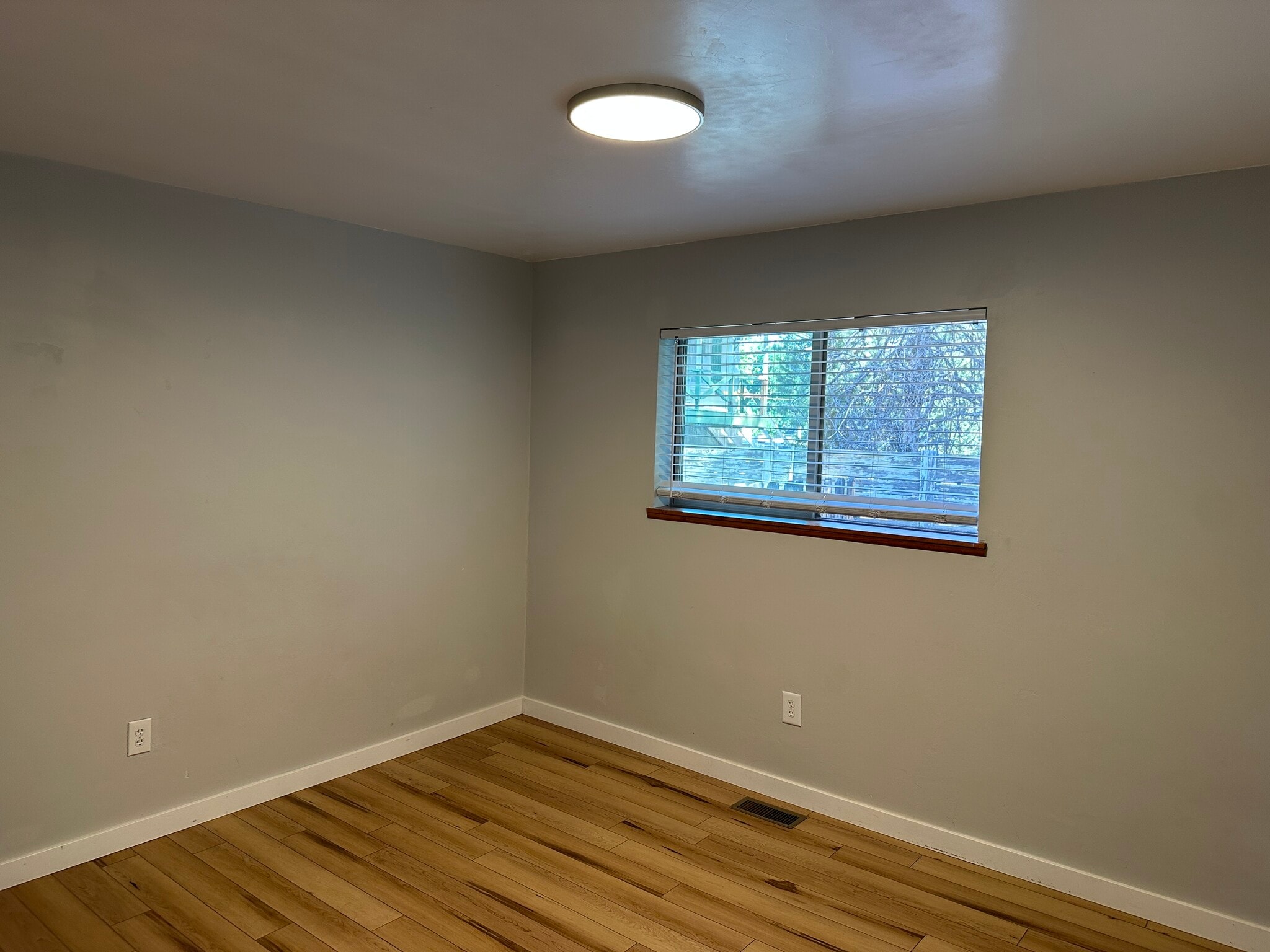 Building Photo - 345 E 100 S