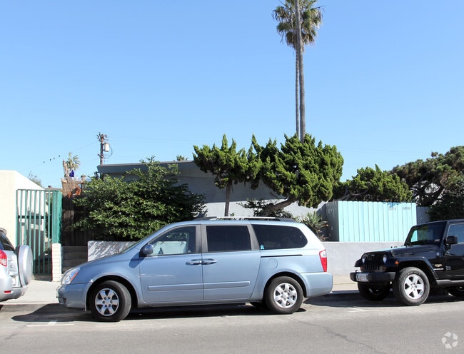Building Photo - 5074-5080 Santa Monica Ave