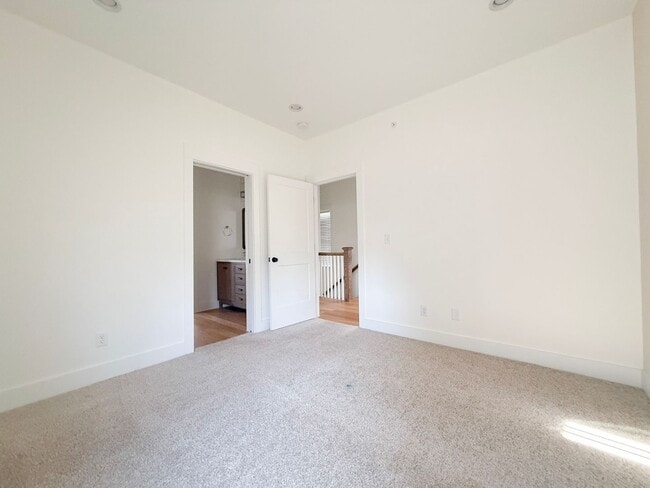 Building Photo - 3-Bedroom Home with Flex Room, Pool Access, and Stainless Steel Appliances Near Downtown Cookeville