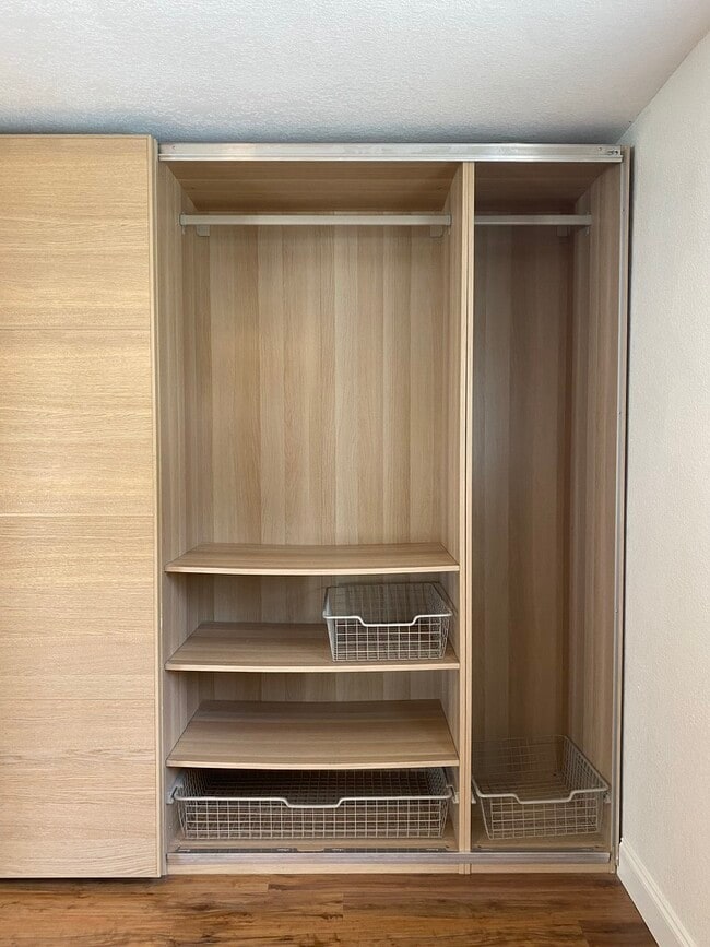 Building Photo - 129 36th Ave NE