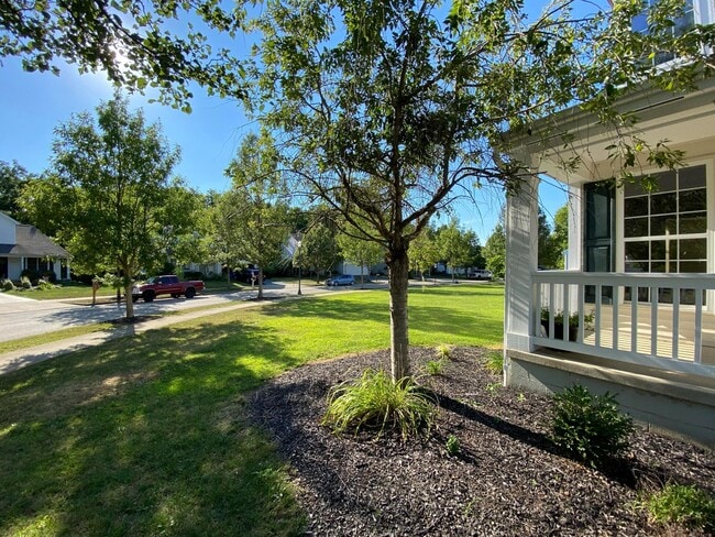 Building Photo - 129 Sapphire Ice Dr