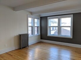 Building Photo - 357 Madison Ave. SE #F2