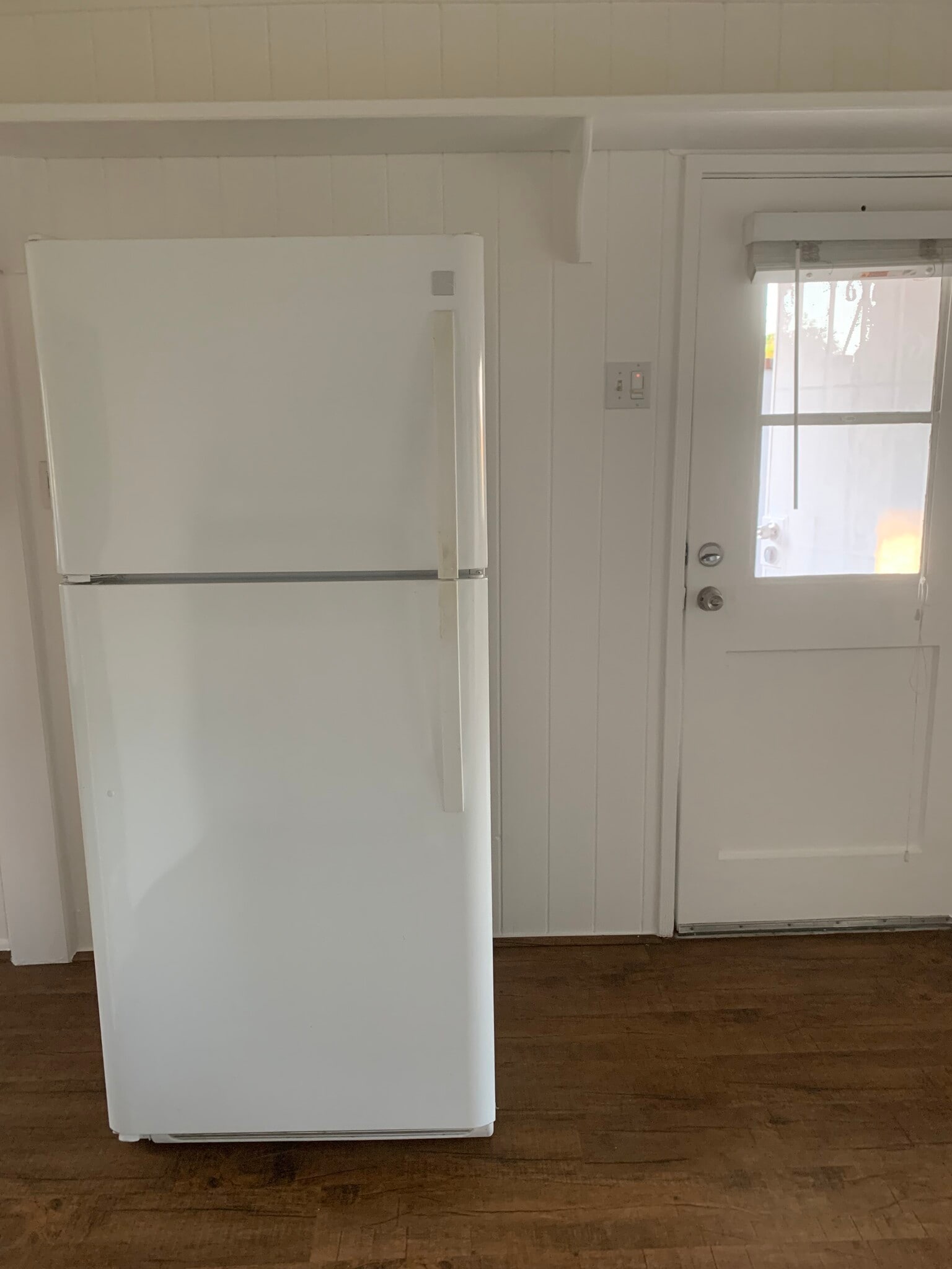 Refrigerator - 15138 Encanto Dr